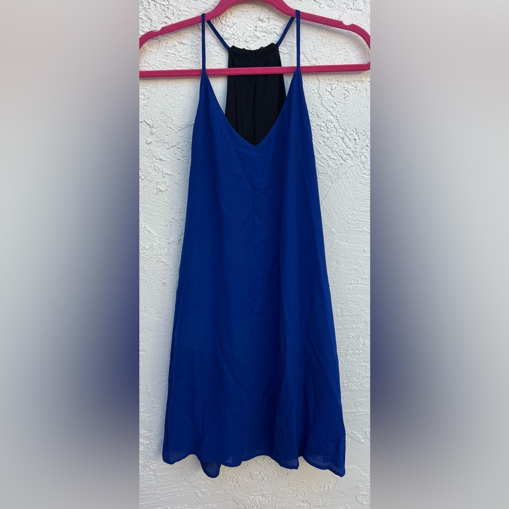 super adorable blue dress 💙 classy yet fun